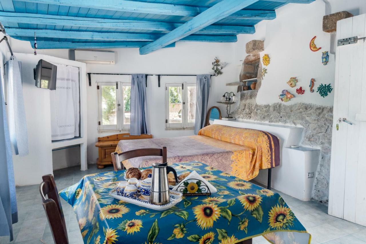Casa Vacanze Capurre "Trulli E Pajare A Due Passi Dal Pizzo" Gallipoli Exterior photo