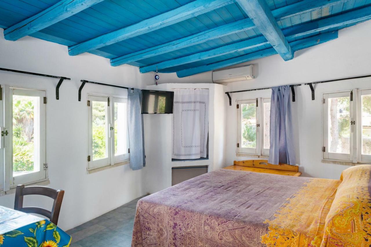 Casa Vacanze Capurre "Trulli E Pajare A Due Passi Dal Pizzo" Gallipoli Exterior photo